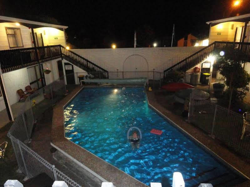 Hawks Inn Motel Аппер Хатт Екстер'єр фото